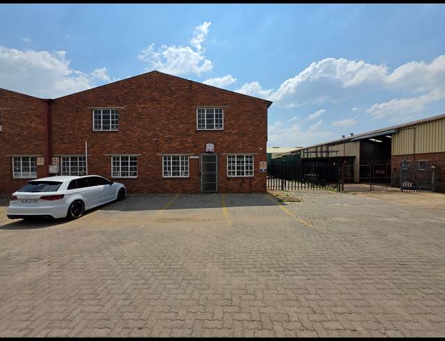 264M² FACTORY TO LET IN ANDERBOLT
